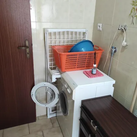 Home, Graziosa E Accogliente Con Spazio Esterno Privato, Servito Di Bus Per Le Spiagge *