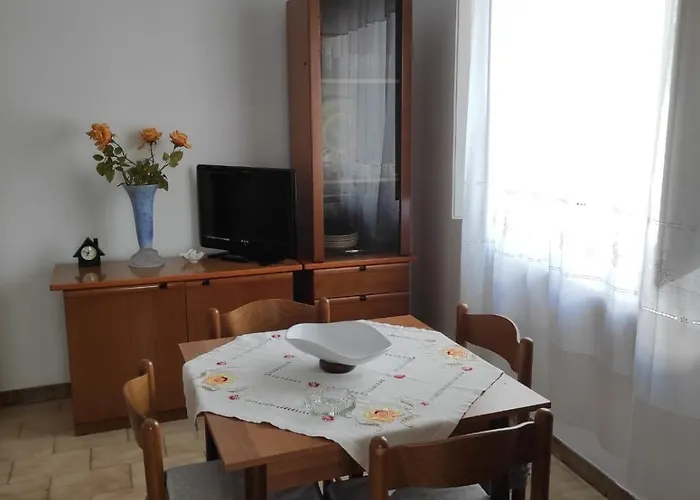 Apartment Home, Graziosa E Accogliente Con Spazio Esterno Privato, Servito Di Bus Per Le Spiagge