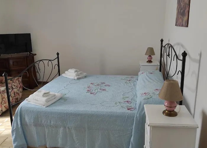 Home, Graziosa E Accogliente Con Spazio Esterno Privato, Servito Di Bus Per Le Spiagge Apartment